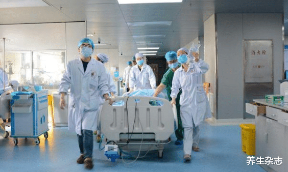 养生杂志 喝一次等于吃一碗红烧肉，很多人天天喝，医生：不想肝受损，趁早少喝点