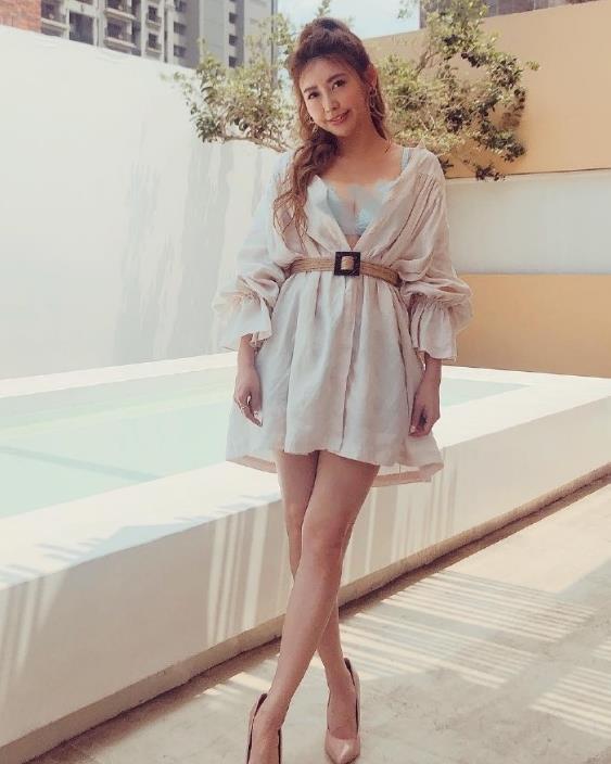 简恺乐|罗志祥“最爱女艺人”晒照，当恺乐穿上束腰裙后，轻松碾压周扬青