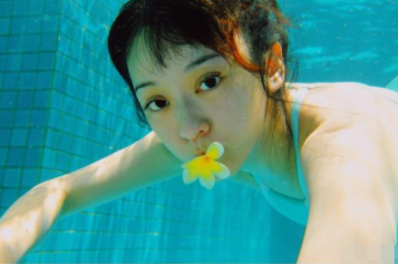 陈意涵|陈意涵首晒二胎孕肚照！孕期打羽毛球活力满满，四肢纤细状态超好