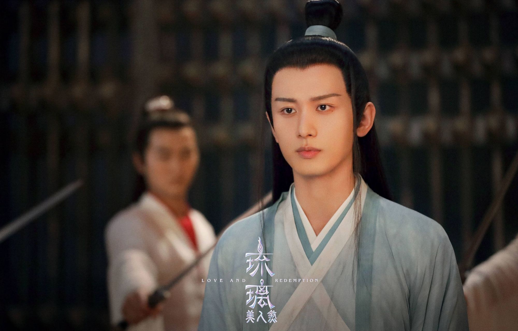 成毅|成毅远赴新疆拍戏，顶烈日工作，看清造型，杨紫接下此剧一点不亏