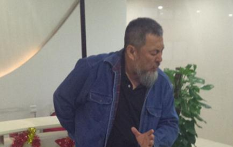 肖浩飞白|“关羽”陆树铭:拒绝跟星爷合作,27年走不出角色,现被网友教育