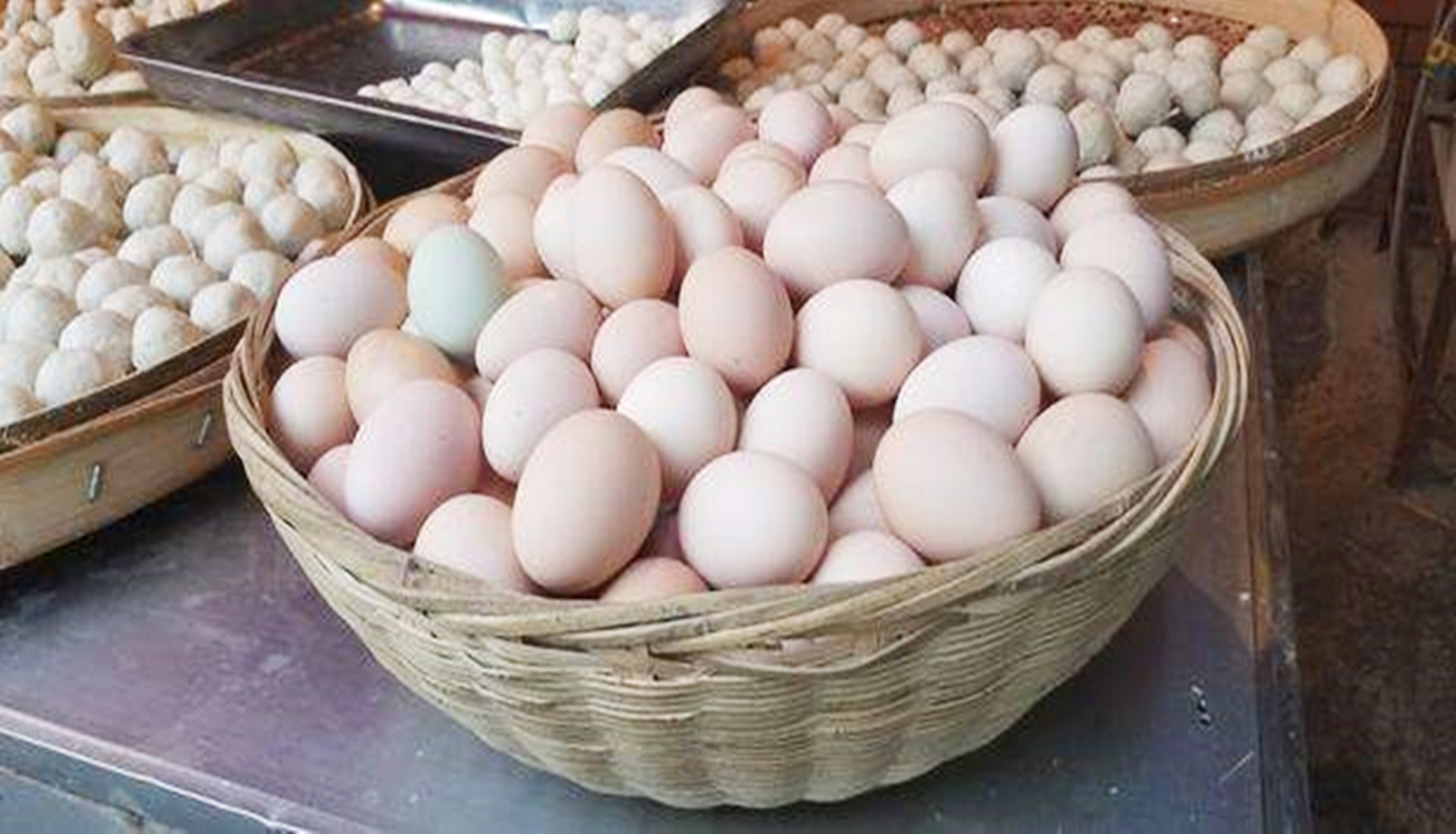 “激素鸡蛋”危害大,学会这一招,看一眼就能辨别出好坏蛋