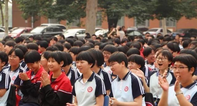 |以第一名进普高，和最后一名上重点相比，三年后高考谁更胜一筹？