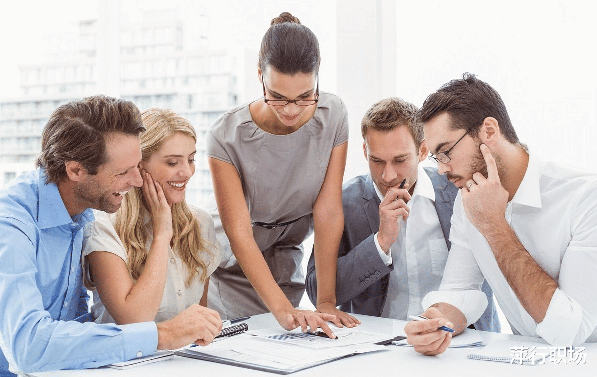 冯梦龙|领导误会你,急着解释最不可取,高情商职场人用三招逆袭