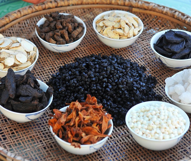 深度养生知识|走近中药：认识一下淡豆豉，不仅仅是一种菜食，还能疏风解表除烦