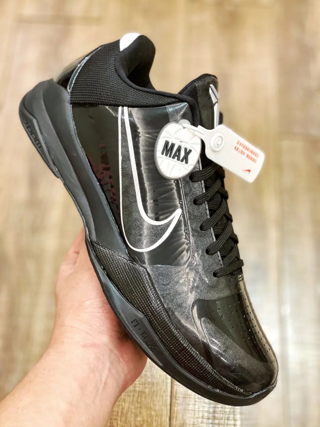 南方鞋匠|致敬科比！耐克Zoom Kobe 5黑武士开箱，简直帅呆了！