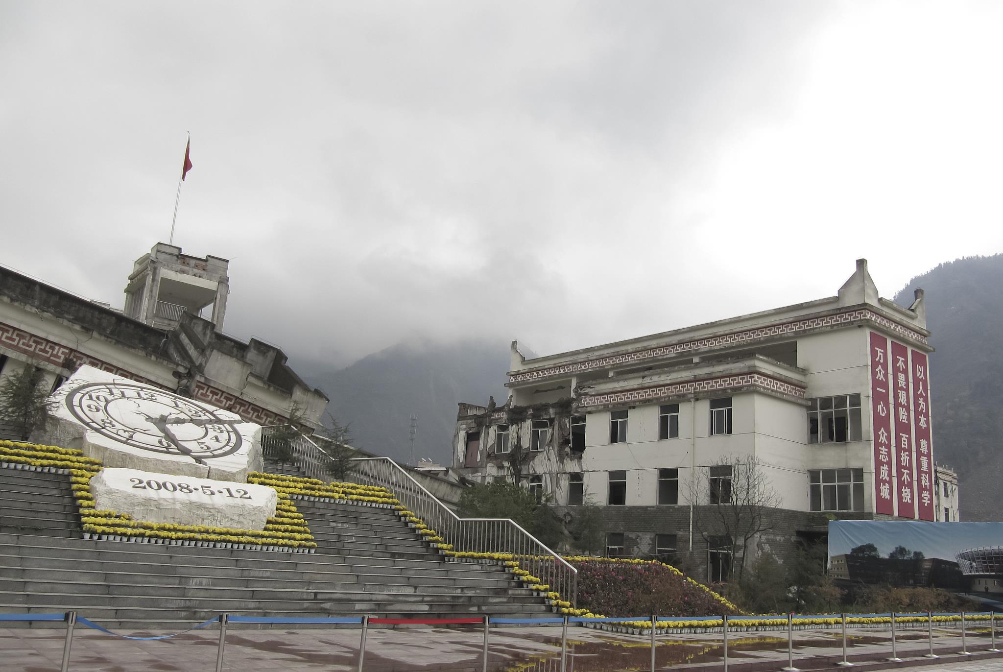 古天乐|古天乐捐的学校荒废了？原因很简单，有人质疑他靠慈善来打广告