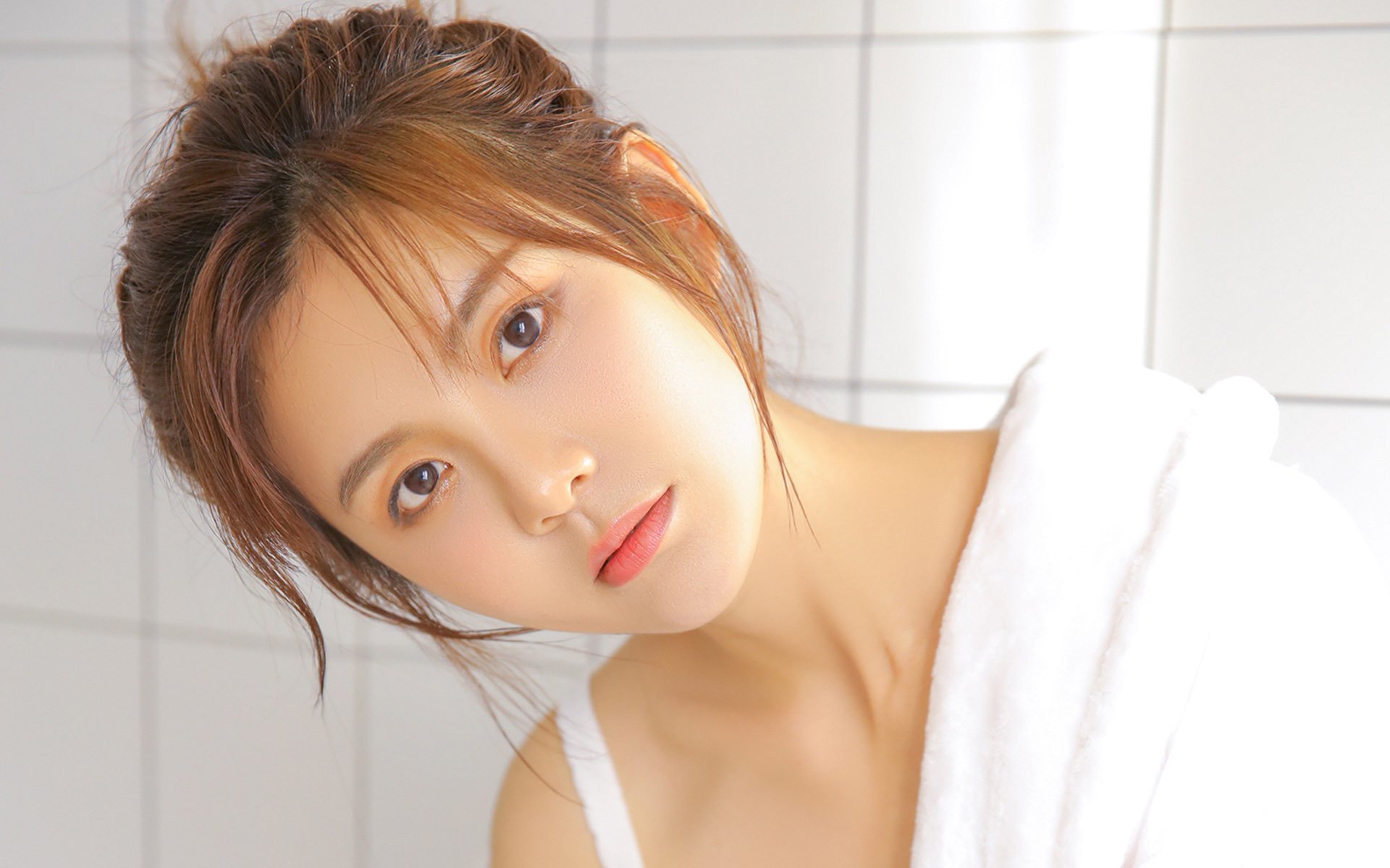 游一姐|42岁的何女士一直没有和婚外情人分手