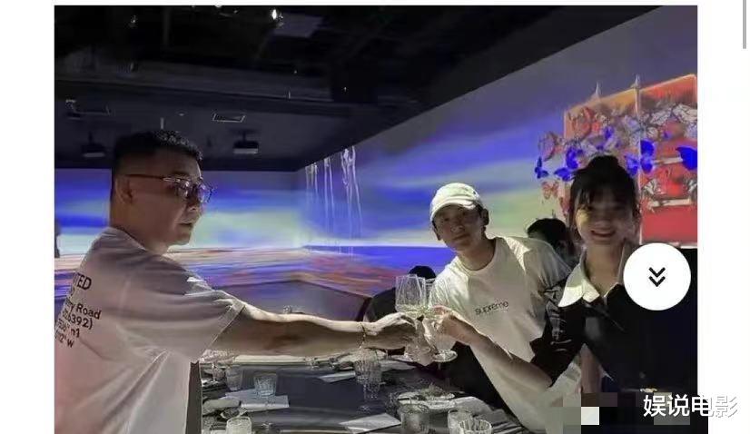 张哲瀚|张哲瀚和龚俊同天被曝光恋情，龚俊方回应单身，网友：这是拆CP