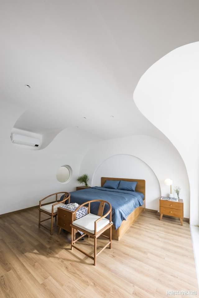 卧室|又见狭长型地块，住宅既满足功能需求，又富有独特个性