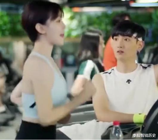 陈小纭|她因身材太火辣无缘国家队，游泳害羞挡胸口，被导演看中一炮而红