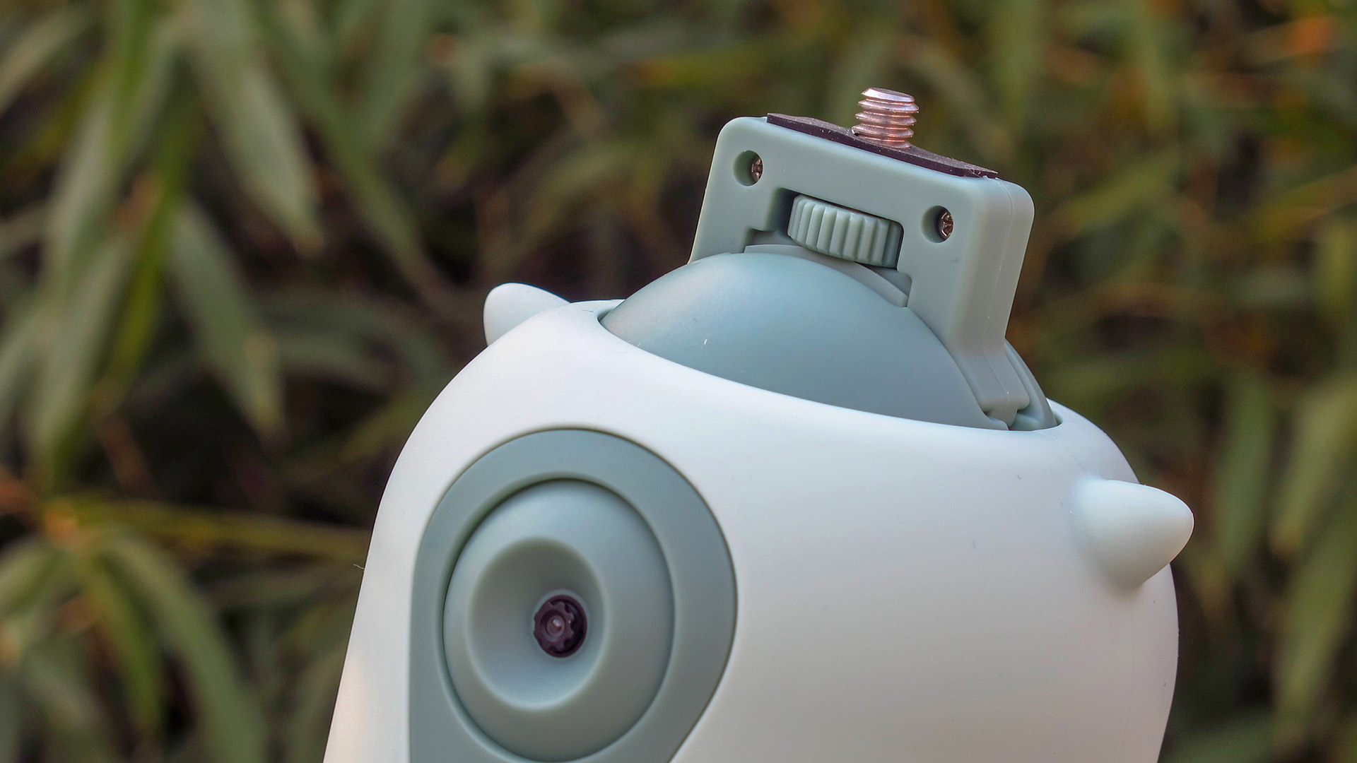 好物推荐:小怪兽智能跟拍云台,自拍不再求别人。