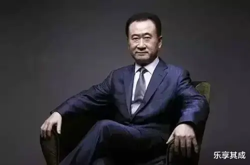 本科生|王健林招聘随身助手，本科生把海归博士踢出局，万达这么不重视学历吗