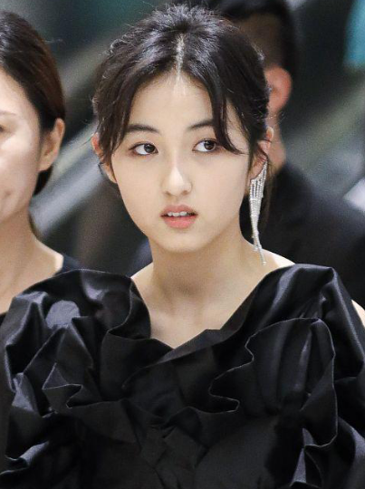 赵露思|女星商业价值榜大变动！景甜跌至第5，赵露思暂3，榜首雷打不动