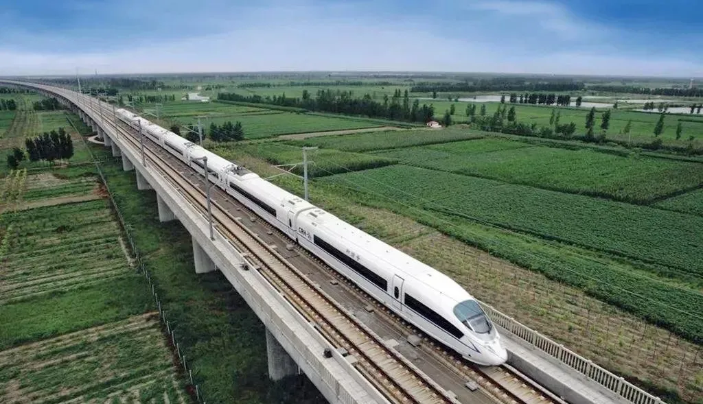 淅川影响力 沿淮高铁来了，淅川九厚香的老乡们以后出门更方便了！