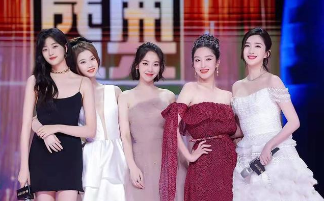 江疏影|《女士的法则》杀青,江疏影造型霸气侧漏性格十足