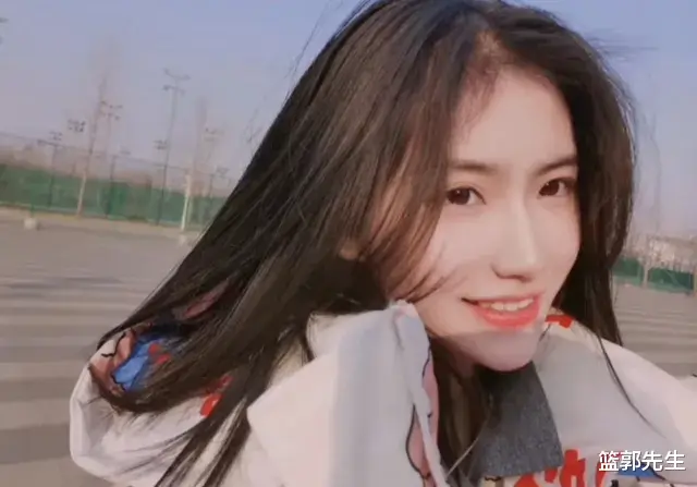 万茜|夏思凝美出圈了！被赞女版刘翔，传言曾被清华北大争抢！