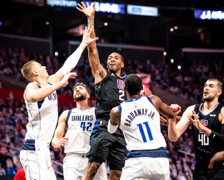 湖人队|巴克利预测全错,西部变天!争冠队0-2,湖人露獠牙!苏群发文扎心快船