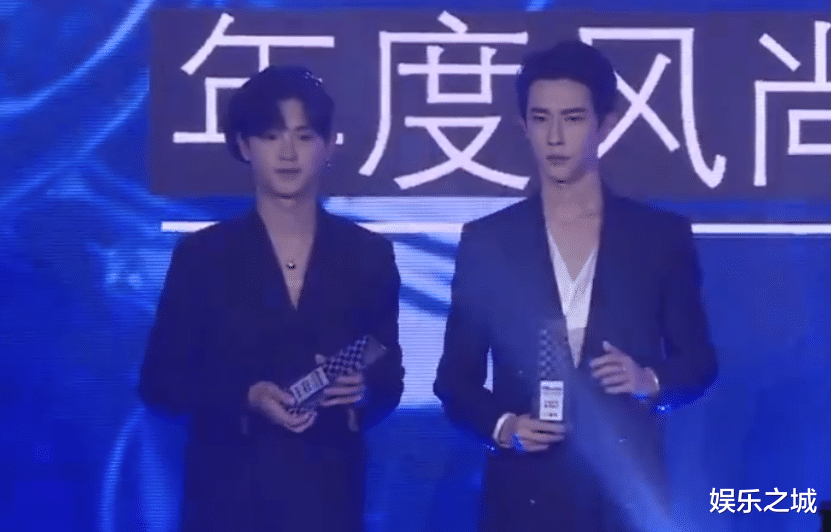 于朦胧|于朦胧黄明昊差1厘米，两个人上台领奖，谁谎报身高一望而知