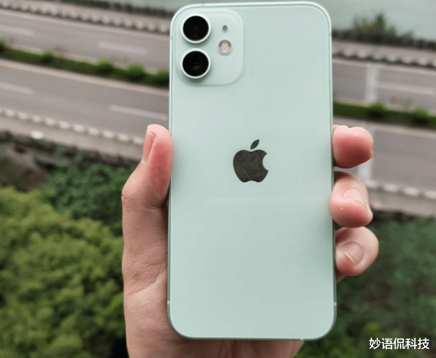 小屏|被冷落的小屏旗舰，128GB+iOS 15+IP68防水，直降1900元