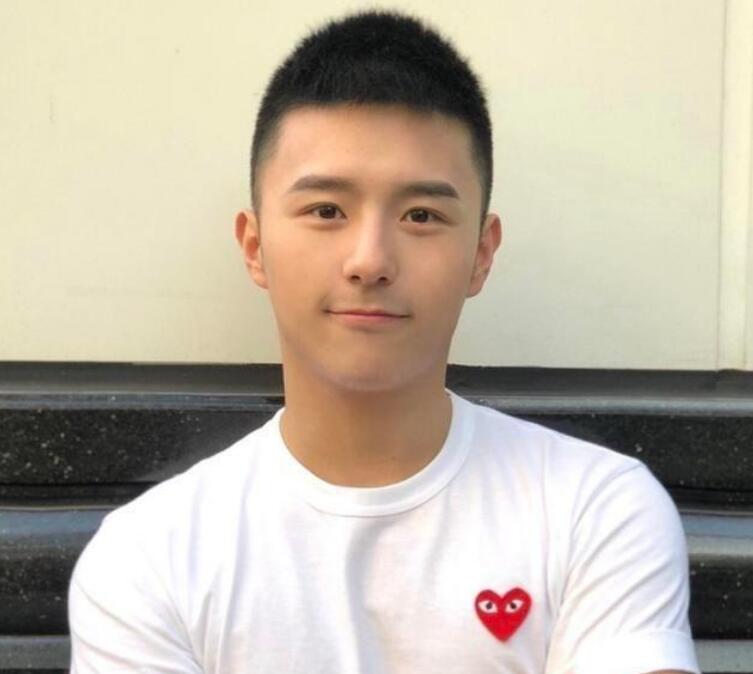 发型|男生短头发的发型7款,极具型男范,你喜欢哪款?