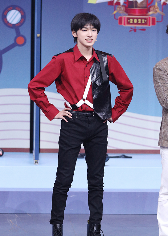 肖战|高人气排行TOP5，王一博肖战顶流下跌，第一名的他没有代表作