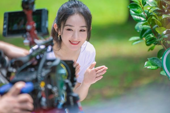 贾玲|如今“热度”女演员大洗牌，贾玲空降第3，收视女王又回归了！