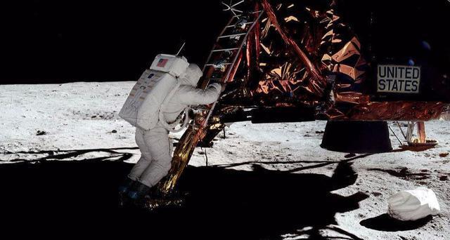 科学家 阿波罗登月遭质疑？对比月球上的五星红旗，为何美国的旗子会飘