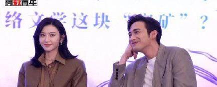 章子怡|张彬彬性取向再受质疑，深夜街头和帅哥搂抱，19年还爆被男生亲