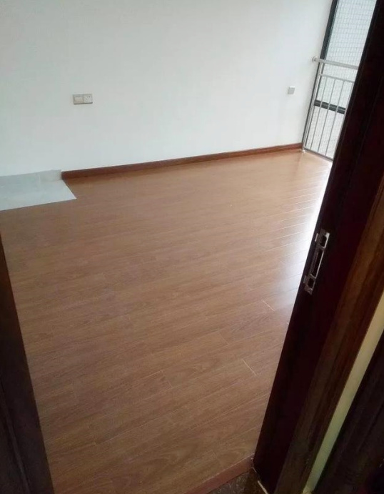 参观表姐的新房，厨房太奇葩，卫生间太尴尬，忍了半天不敢上厕所