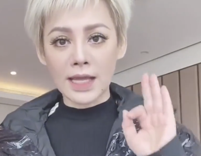 宁静|宁静卖自创品牌的帽子，一顶499元，本人出镜笑场无人问津显尴尬