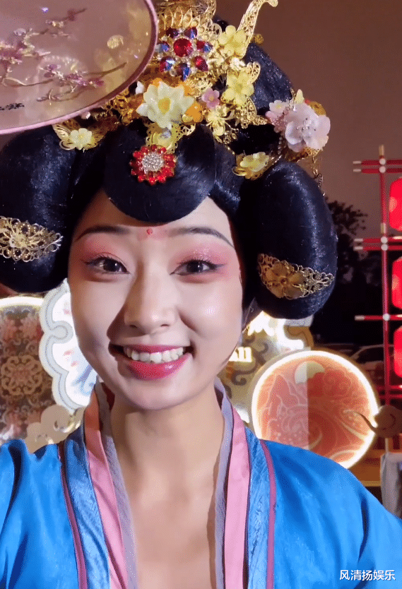 小姐姐|“不倒翁小姐姐”产后复出，舞姿摇曳笑容僵，还是甜甜圈更胜一筹