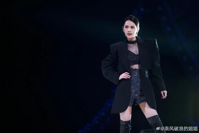 杨丞琳|跟老公分居1年后，杨丞琳在台上翻白眼：别跟我提李荣浩！