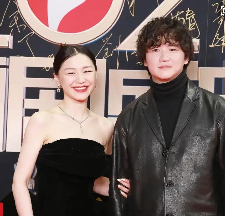 张萌|最新红毯秀！吴谨言瘦得皮包骨头，张萌脸太僵，刘涛热依扎成赢家