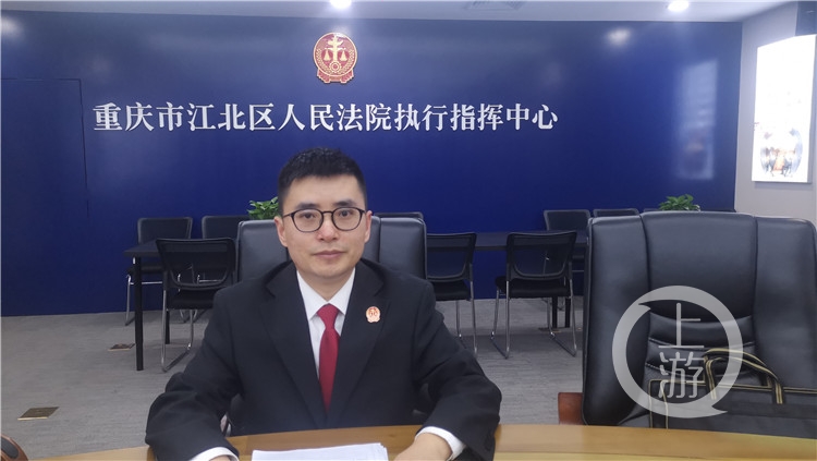 天天读报会 保时捷高速上被远程操控停车 背后的操作手法令人发指