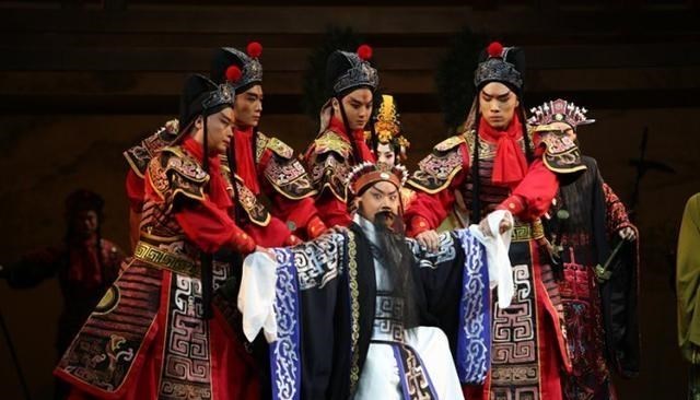 你是我的荣耀|京剧三大不堪现状：导演话剧化、视觉情欲化、一级大师年轻化