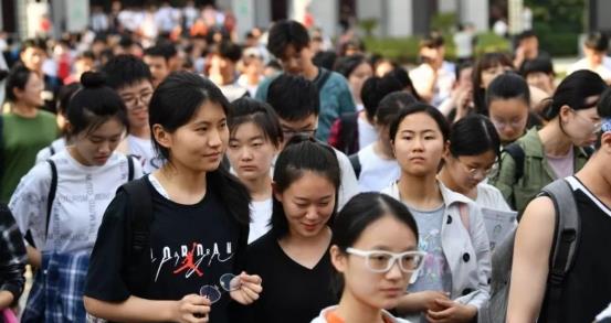 一更育儿|未来几年内这3个专业很“吃香”，就业前景好，薪资待遇也高