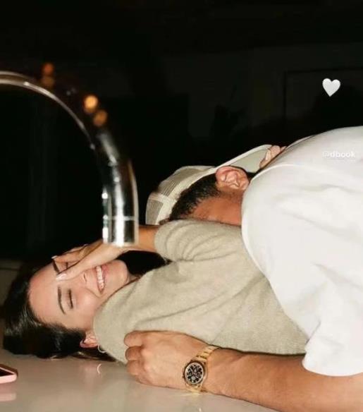 奥拉迪波|第一个在社交媒体公布的男友，詹娜为何对布克情有独钟？