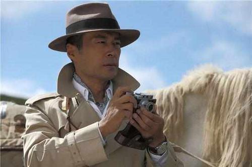 张馨予|他放弃了高薪来到娱乐圈，娱乐圈滚摸爬打好多年，一直不火