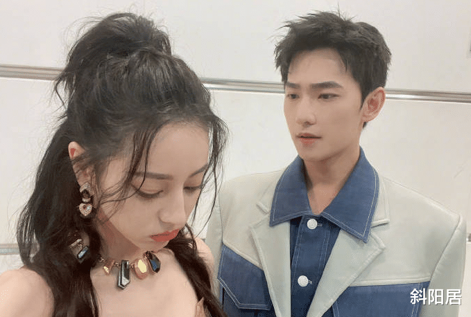 杨洋|杨洋热巴现身迪斯尼，被粉丝偶遇大方营业，各种互动非常甜蜜