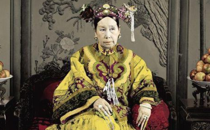 翡翠|慈禧太后都没躺过的“翡翠龙床”，雕栏画栋，美得让人惊叹