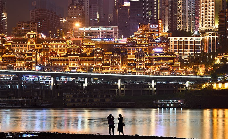 洪崖洞 洪崖洞修成这样,为什么最后成为重庆第一网红景点?