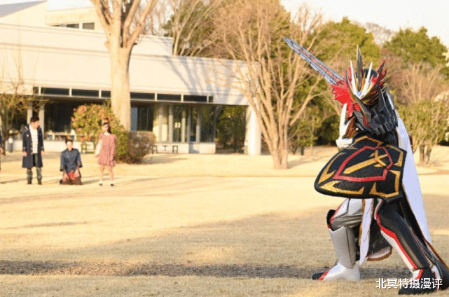 尤里|假面骑士圣刃:贤人和仁叔强强联手,光剑尤里被封印,冰狮王战败