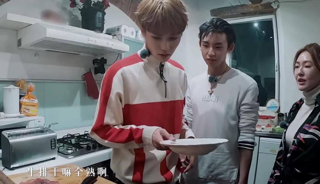 蜗牛研究僧|小S“翻车”后，毁三观的黑历史被深扒！