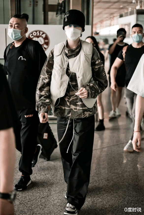 0度时说|冷白皮能有多自信？看范丞丞挑战渐变蓝发色，普通人谁能驾驭