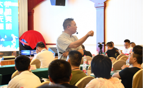 华夏纵横 近视防控｜陈楠华论调：青少年儿童近视成因与防控对策