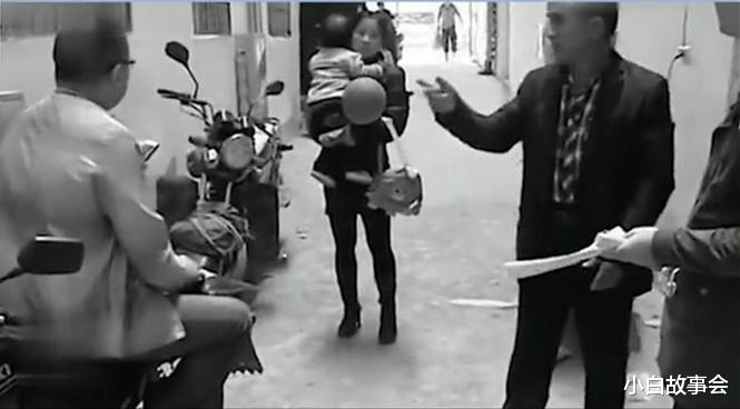 家产|父亲十套房产资产百万，却两次向儿子下跪，用8万块买段父子情！