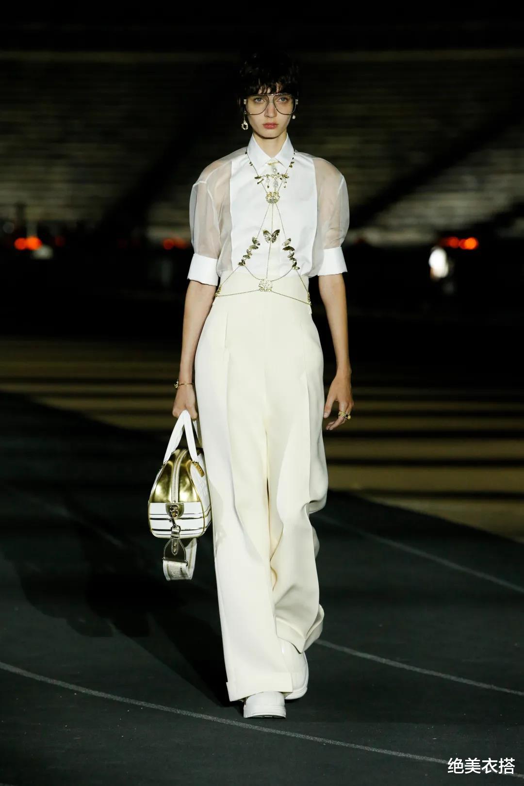 绝美衣搭|夏天穿阔腿裤，有哪些讲究？2个要点、3类鞋子风格，我赌你不知道