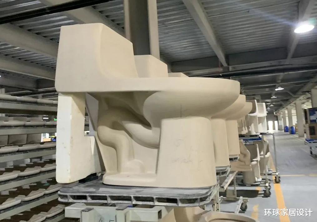 马桶销售:马桶,别买太贵的,选对这几个方面,买500元的就够用