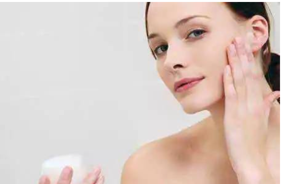 珑阳谈护肤 女人不管多少岁,学会这5个“万能”护肤公式,养出好皮肤并不难